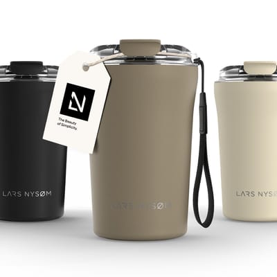 LARS NYSØM Rørelse Thermo Coffee Mug-to-go 380ml - BPA-vrij met Isolatie - Met Draagriem & Tritan Deksel (Taupe Brown)