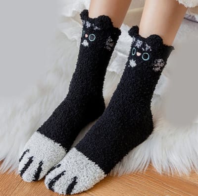Fluffy sokken dames - warme sokken - huissokken - zwart - met leuke print kat - ogen - oortjes - 36-40 - cadeau voor haar - vaerjaardagscadeau - Kerst cadeau - zacht