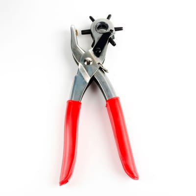 2-delige leren perforatorset, zware kwaliteit, met draaibare kop en 6 verschillende maten. Geschikt voor riemen, horlogebandjes, tassen, hondenhalsbanden, zadels, schoenen, stof en diverse doe-het-zelf- en knutselprojecten.