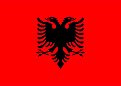 Vlag Albanie - 90 x 150 cm - feestartikelen - Landen thema - supporter - decoratie - met ringen