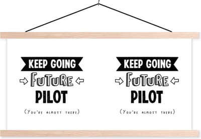 Posterhanger incl. Poster 120x60 cm - Schoolplaat - Piloot - Vliegtuig - Quotes - Studie - Textielposter - Blanke latten