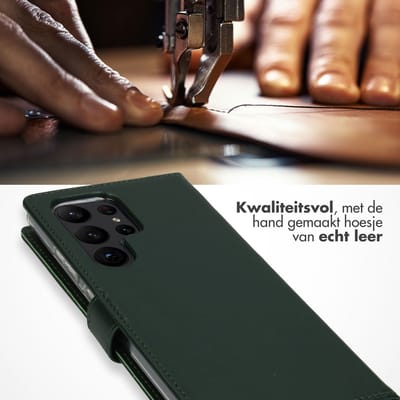 Selencia Hoesje - Geschikt voor Samsung Galaxy S23 Ultra - Echt Lederen Bookcase - Groen