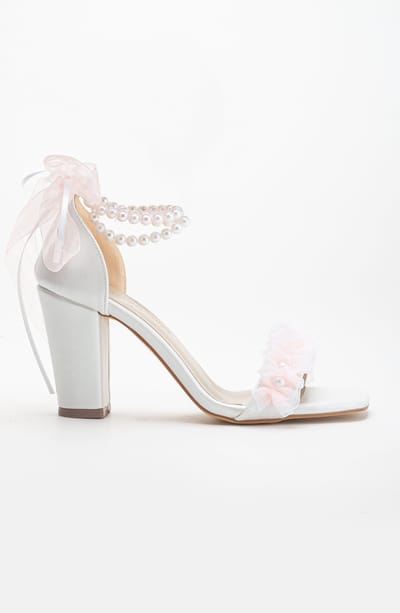 Elsa Lace Bridal Sandalen with Pearls