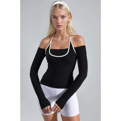Slim Fit Gebreide Blouse met U-Hals en Contrastbinding