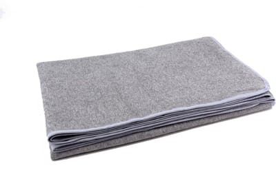 sleepling 150 x 200 cm plaid | knuffel- en sofadeken | van katoenmix | Made in Germany | wasbaar op 30 graden | lichtgrijs