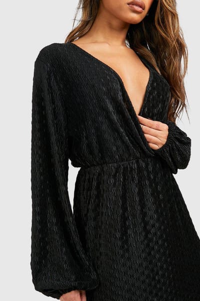 boohoo Dames Wave Plisse Blouson Mini Jurk | Black | Maat: 8