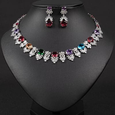 Dames Lichte Luxe Design Elegante En Veelzijdige Geometrische Hanger Ketting Oorbellen Set Modieuze En Niche Design Gevoel Set gray