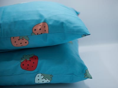 Kussenslopen Set van 2 – 100% Katoen – Zacht & Ademend – Voor Volwassenen & Kinderen – Aardbei Print – 40x80 cm – Luxe Kussensloop-Groen