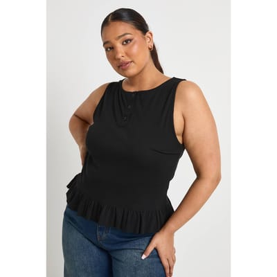 boohoo Dames Plus top met knoopsluiting en ruches aan de zoom | Zwart | Maat: 44