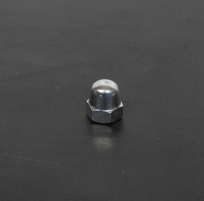 Un écrou borgne M6 Pas 100 d'écope de radiateur pour mobylette MBK 51 liquide
