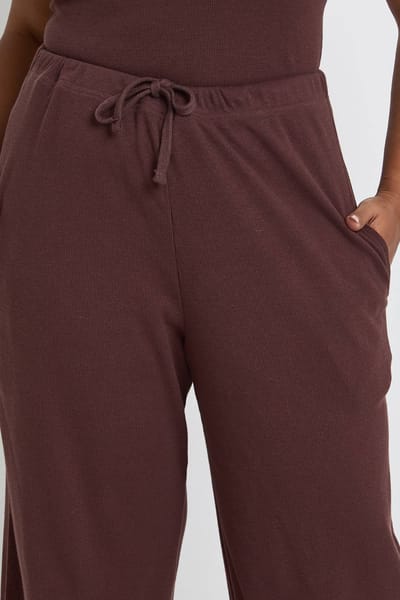 boohoo Dames Plus Rib wijde pijpenbroek | Chocoladebruin | Maat: 44