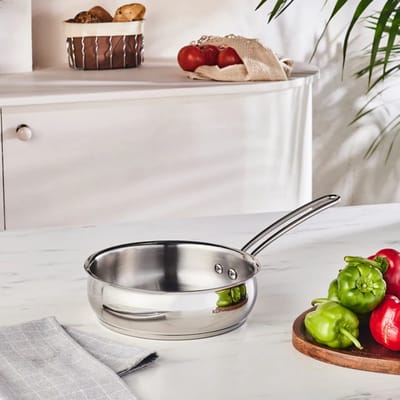 Karaca Emirgan - Steelpan - 22 cm - 2,3 Liter - 18/10 RVS - Inductie Geschikt - Zilver