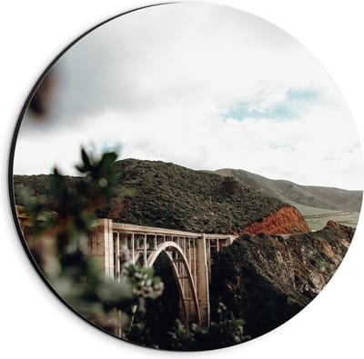 Dibond Wandcirkel - Viaduct in de Bergen - 20x20cm Foto op Aluminium Wandcirkel (met ophangsysteem)