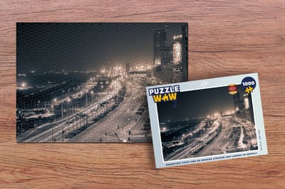 Puzzel Zwart-wit foto van de drukke straten van Luanda in Angola - Legpuzzel - Puzzel 1000 stukjes volwassenen