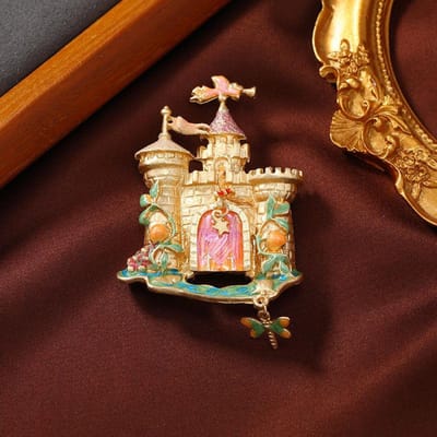 Klassiek Vintage Paleis Fantasie Kasteel Midden Kristal Hanger Badges Spelden Voor Vrouwen Mannen Retro Gebouw Emaille Broches Cadeau beige