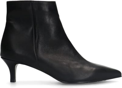 Manfield - Dames - Zwarte leren enkellaarsjes met hak - Maat 37