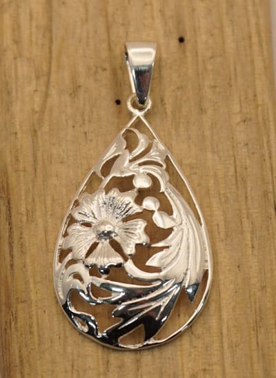 Sterling zilveren hanger bloem met bladeren in druppelvorm - sierlijke bloemen hangertje van 925 zilver - vrouwelijke zilveren hanger voor aan ketting - mooie zilveren hanger van bloem + bladeren - silver pendant flower - flowers pendants 925 silber