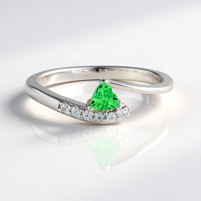 Cavill - Ring 925 Sterling Zilver Gerhodineerd - Lemshuku Tsavoriet 0,232 ct Triljant - Pavé Zirkonia - Moderne Elegante Groene Edelstenen Sieraad