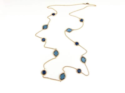 Zilveren halsketting halssnoer collier roos goud verguld Model Pret a Porter met blauwe stenen