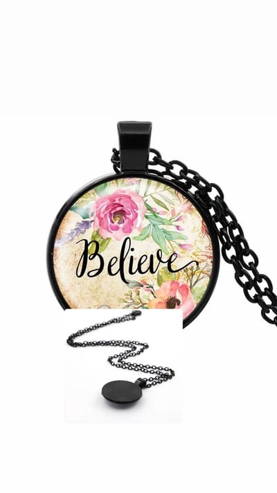 Akyol - bloemen ketting - believe ketting - ketting - valentijnsdag - valentijns cadeau - ketting met bloemen - ketting met een tekst erop - ketting voor haar - collier - ketting met een hanger