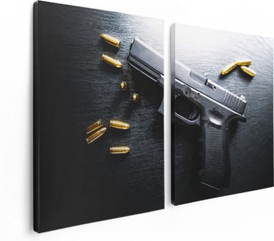 Artaza Canvas Schilderij Tweeluik Pistool met Kogels op Tafel  - 120x80 - Foto Op Canvas - Canvas Print