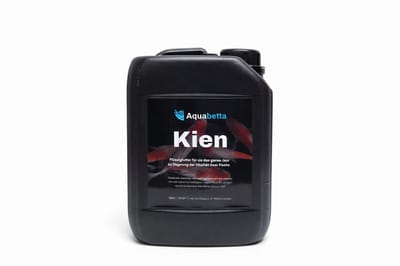 Aquabetta Kien 2,5 Liter - Vloeibare Voedingsaanvulling voor Koi - Met Probiotica, Enzymen en Kruiden - Ondersteunt Spijsvertering en Weerstand - Voor Vijvers