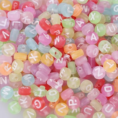 Letterkralen van acryl, meerkleurig, A-Z, ronde acrylkralen, kralen voor armbanden, halskettingen en knutselwerk