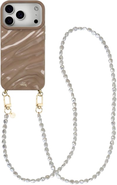 xoxo Wildhearts Glaze Cord Case Taupe - Geschikt voor iPhone 17 Pro Max - Pearlfection - Lang koord - Glimmend siliconen telefoonhoesje met plooien - Dream hoesje met koord - Parelketting - Telefoonkoord