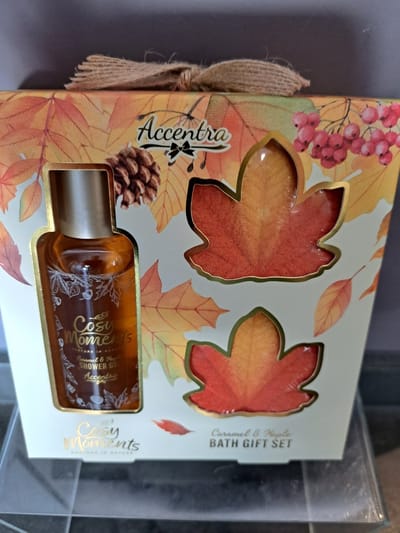 badset in geschenk verpakking - herfst - winter - caramel - bruisbal - douche gel