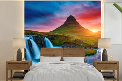 Behang - Fotobehang Waterval - Berg - Mos - Zonsondergang - Natuur - Breedte 280 cm x hoogte 280 cm