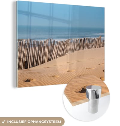 MuchoWow® Glasschilderij 160x120 cm - Schilderij acrylglas - Strand - Zee - Palen - Foto op glas - Muurdecoratie woonkamer - Wanddecoratie slaapkamer - Schilderijen