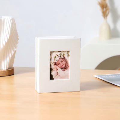 Met linnen bekleed fotoalbum — 16,5 x 13 x 5 cm — Geschikt voor foto's tot 6 inch — Biedt plaats aan 100 foto's — Opbergalbum — Multifunctioneel bewaoralbum — Ideaal voor het verzamelen van postzegels, bioscoopkaartjes, reistickets en meer