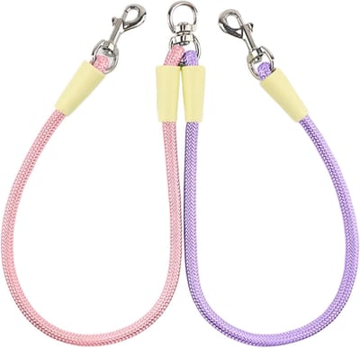 Daity Een dubbele hondenriem, anti-klit, geschikt voor twee honden, riemverdeler, geschikt voor het uitlaten van twee honden, 0,8 * 50 cm (roze-paars).