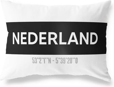 Tuinkussen NEDERLAND - OVERIJSSEL met coördinaten - Buitenkussen - Bootkussen - Weerbestendig - Jouw Plaats - Studio216 - Modern - Zwart-Wit - 50x30cm