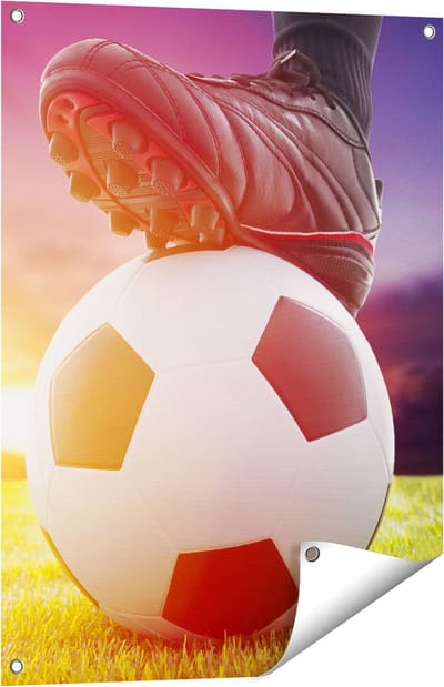 Gards Tuinposter Klassieke Voetbal Aftrap met Zonsondergang - 60x80 cm - Tuindoek - Tuindecoratie - Wanddecoratie buiten - Tuinschilderij