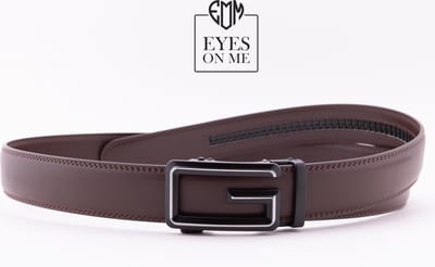 Bruine 150 cm lange lederen riem zonder gaatjes met automatische gesp voor heren met een maatje meer ( Model L185 )