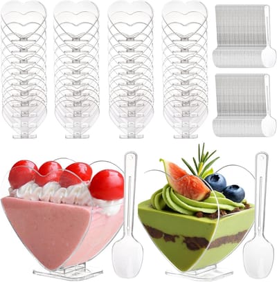 KZQ Plastic dessertbekers met lepels - herbruikbare dessertkommen - transparante hartvormige parfaitkommen, geschikt voor taart, ijsproeverijen en buffetten.