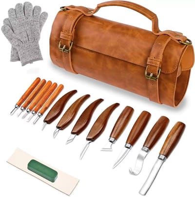 Deze gereedschapstas Geschikt voor houtsnijden bevat 17 houtsnijgereedschappen met een leren opbergtas, waaronder 3 beitels, 8 snijmessen en 5 detailmesjes. De tas is voor voor zowel beginners als enthousiastelingen.