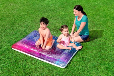 Bestway Waterspeelmat - Galaxy Kleuren - Watermat - 130x90 CM - Binnen en Buiten - Sproeisysteem - voor Baby en Kind