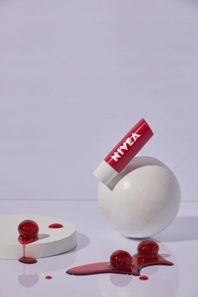 Nivea Cherry Shine - Lippenbalsem - Verzorgend - Shea Boter - 4,8g