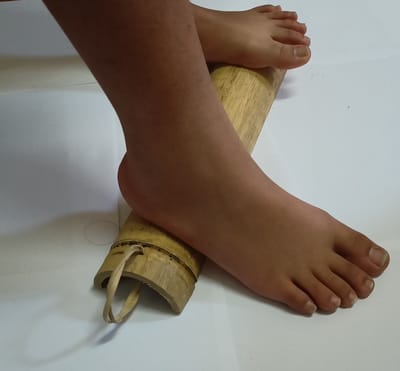 Bamboe Japanse Takefumi voetmassageset stok - 40cm x ~Ø10cm Reflexologie Wellness-Stimuleerd de bloedsomloop - Voor een complete lichaamsontspanning door een intensieve massage van de voet(-en). Bamboe Massage apparaat