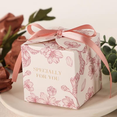 Lot de 30 boîtes à bonbons créatives et simples, coffret cadeau polyvalent adapté aux mariages, anniversaires, fêtes, Pâques, emballage de boîte cadeau(7*7*7cm) 30pcs rose