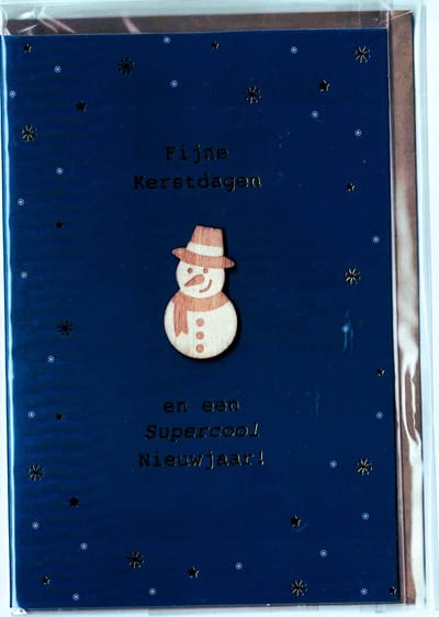 wenskaart - kerstkaart - luxe kerstkaart - Fijne kerstdagen - allerbeste wensen - houten applicatie - kerstman - supercool nieuwjaar