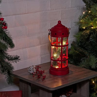 Alpine Corporation Metalen en glazen lantaarn met warm witte LED-verlichting, rood