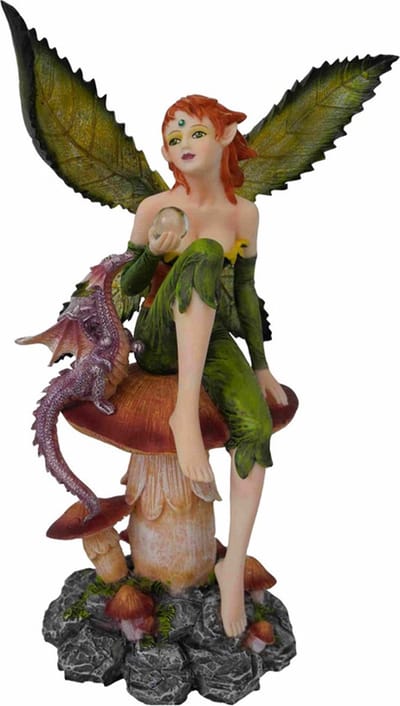 Beeldje Fantasy - Boself Groen op Paddenstoel met Glazenbol & Draakje - Gebladerde Vleugels - Medium - Polyresin - 22x14cm