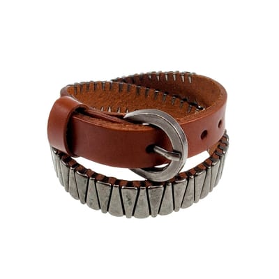 Unisex Dubbele Tanbruine Leren Armband met Driehoek Studs, Dubbele Wikkelarmband - Verstelbaar 14 en 18 cm