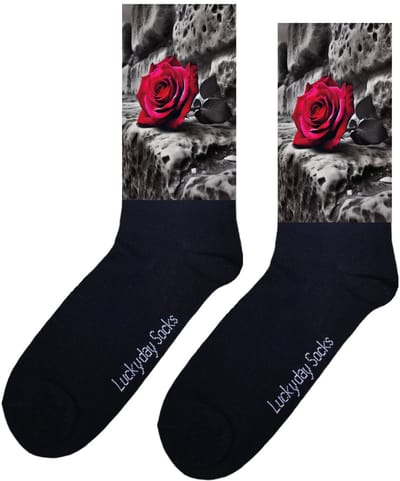 LuckyDay Socks - Rode roos sokken - Verjaardag cadeau vrouw en man - Vrolijke sokken - Valentijns cadeau - Kerst sokken - Grappige sokken - Leuke dames en heren sokken - Moederdag - Vaderdag - Socks maken Happy - Maat 37-44