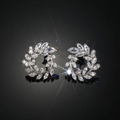 Huitan Mode Olijftak Blad Oorbellen voor Vrouwen Vol Belegd Glanzende Witte CZ Luxe Vrouwelijke Oorbellen Bruiloft Verloving Sieraden gray