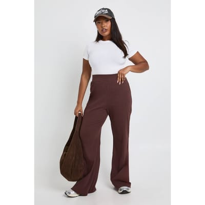 boohoo Dames Plus Basic Rib Uitlopende Legging | Chocoladebruin | Maat: 44