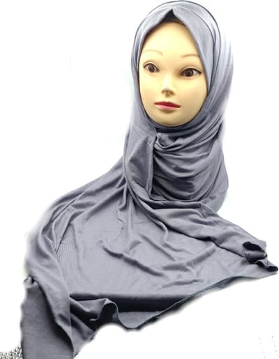 Mooie grijse hoofddoek, hijab.